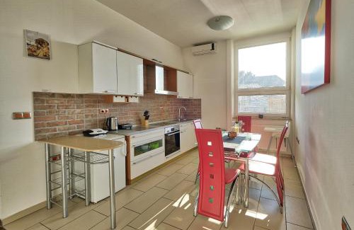 Dobova Apartment | Family-Friendly Apartment Ken steps from Terme Paradiso