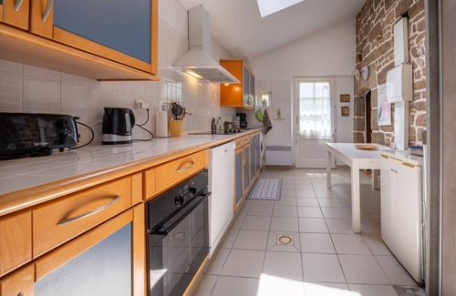 Erdeven Apartment | Cozy Apartment 'Ker Mané Teviec' with Oceanfront Views
