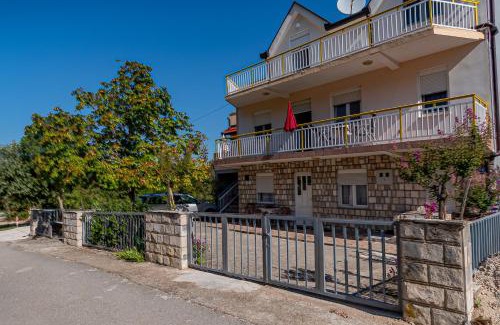 Peljesac peninsula Apartment | Oceanfront Apartment Kesten - Guest Rated 9.7/10