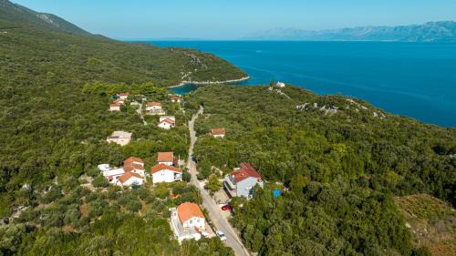 Peljesac peninsula Apartment | Oceanfront Apartment Kesten - Guest Rated 9.7/10