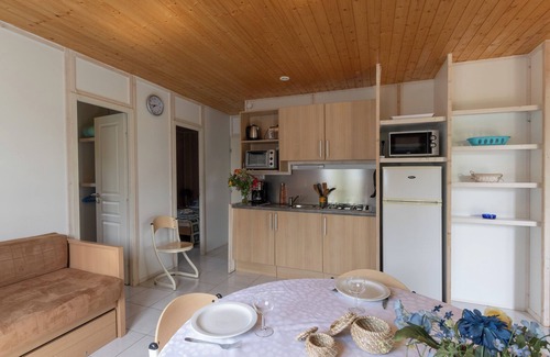 Gravieres Apartment | Apartment 'Kevin- Mas Lachamp' with Mountain View, Shared Pool and Air Conditioning