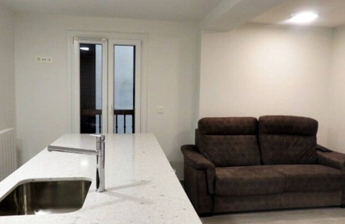 Zarautz Apartment | Perfect Getaway for Two in City Center by Egona