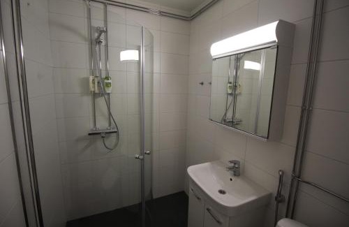 Raahe Apartment | Stylish Apartment Kirkkokatu: Family-Friendly & Hot Tub