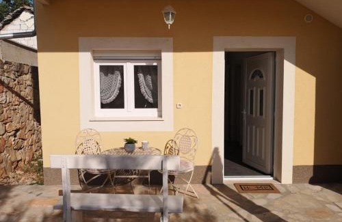 Primosten Apartment | Pet-Friendly Apartment Klara with Exceptional Guest Rating