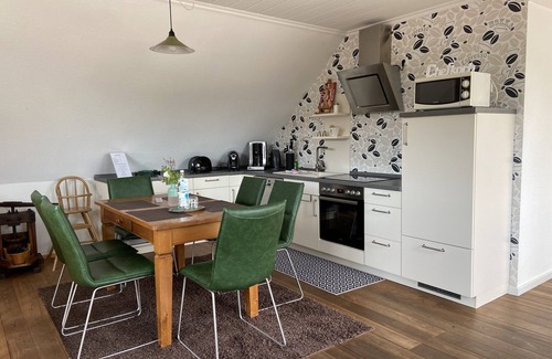 Zossen Apartment | Discover Kleemanns Apartment: Poolside Retreat Near Berlin