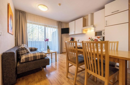 Naz Apartment | Experience "Klementhof Nr 3": Mountain Views & Pool Access