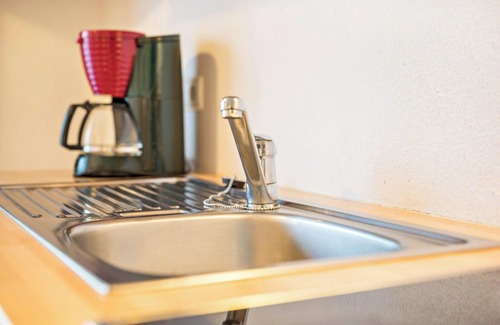 Naz Apartment | Experience "Klementhof Nr 3": Mountain Views & Pool Access