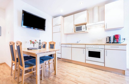 Naz Apartment | Relax at Klementhof Nr 7: Mountain View & Pool Oasis