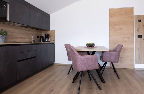 Rifiano Apartment | Mountain View Apartment "Kleon 1" with Pool & Wi-Fi