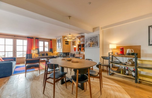 Villard-Reculas Apartment | Apartment 'Klochette - Charme Et Famille' with Mountain View, Private Terrace and Wi-Fi