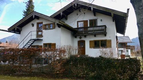 Egern Apartment | Stylish Apartment Kobellstrasse with Ocean Views