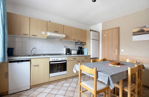 Westerkoog Apartment | Apartment 'Kohsteert' with Private Terrace, Shared Garden and Wi-Fi