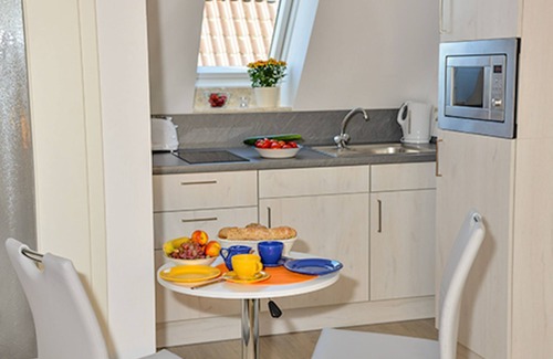 Ribnitz-Damgarten Apartment | Cozy FeWo Kranich: Family-Friendly Retreat with Kitchen