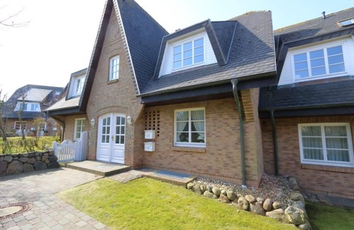 Munkmarsch Apartment | Discover App. Krause with Ocean Views & Pet-Friendly Comfort