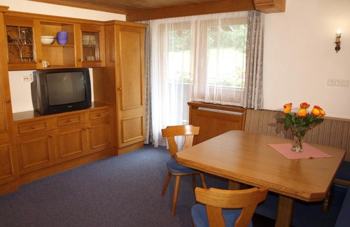 Soelden Apartment | Pet-Friendly Apartment Kraxner with Hot Tub & Breakfast