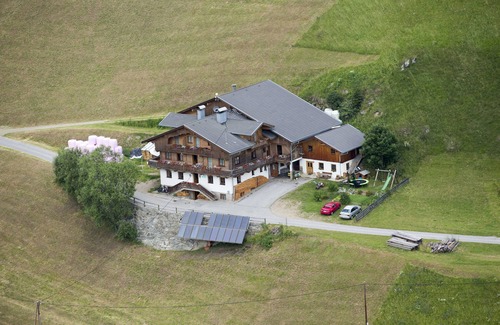 Innervillgraten Apartment | Pet-Friendly Vrbo Property with Kitchen & Breakfast Included