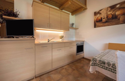 Bressanone Apartment | Cozy Apartment "Kreuzhof links" with Mountain View & Garden