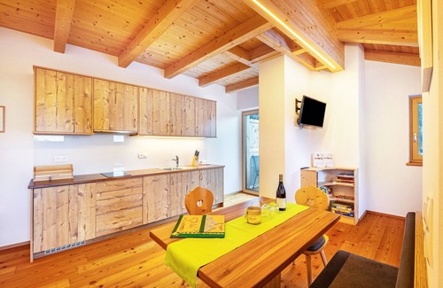 Luson Apartment | Cozy Apartment 'Kreuzplonhof Apt Karspitz' with Spa Amenities