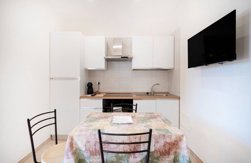 L'Assunta Apartment | Apartment 'L'Aia - 2' with Shared Pool, Wi-Fi and Air Conditioning