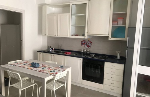 Scoglitti Apartment | Relaxing Apartment 'L'ancora Di Via Del Mare' with Terrace
