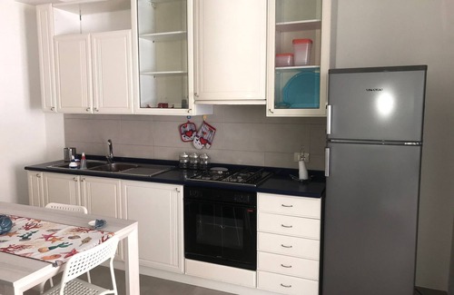 Scoglitti Apartment | Relaxing Apartment 'L'ancora Di Via Del Mare' with Terrace