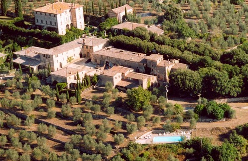 Simignano Apartment | Cozy Apartment L'Erika: Family-Friendly & Pet Welcoming