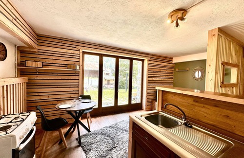Ristolas Apartment | Apartment 'L'Etoile Des Cimes' with Private Garden and Wi-Fi