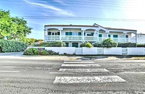 La Cotiniere Apartment | Apartment Les Terrasses 3 by Interhome