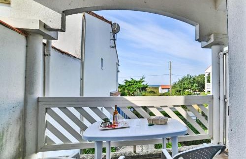 La Cotiniere Apartment | Apartment Les Terrasses 3 by Interhome