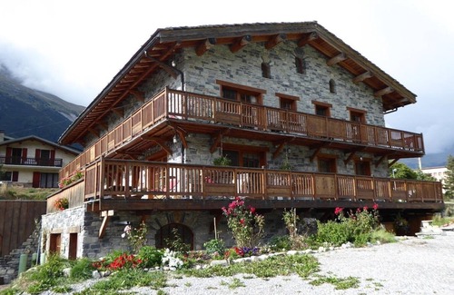 Sollieres-Sardieres Apartment | Relaxing Apartment 'L'epicéa' with Mountain Views & Terrace