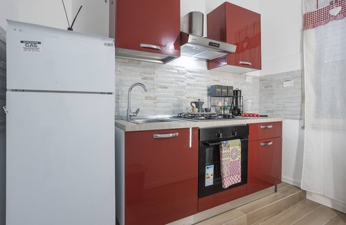 Corso dei Mille - Sant'Erasmo Apartment | Apartment 'L'Incanto - Central Station' with Wi-Fi and Air Conditioning