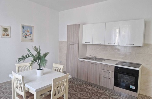 Capaccio Scalo Apartment | Apartment 'L'Orchidea' with Private Garden, Wi-Fi and Air Conditioning