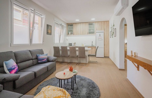 Candeleda Apartment | Apartment 'La Aurora De Candeleda' with Lake View, Wi-Fi and Air Conditioning