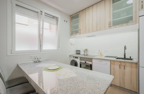 Candeleda Apartment | Apartment 'La Aurora De Candeleda' with Lake View, Wi-Fi and Air Conditioning