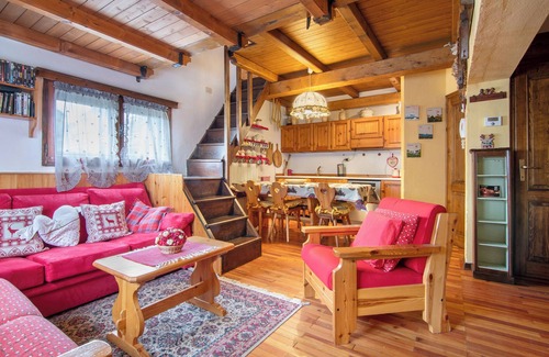 Campodolcino Apartment | Apartment 'La Baita Verde' with Mountain View