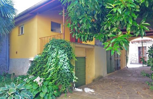 Castello Apartment | Pet-Friendly Convenience at Apartment La Bigatera
