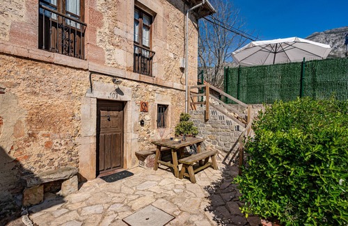 Penamellera Alta House | Apartment 'La Breval' with Mountain View, Private Terrace and Private Garden