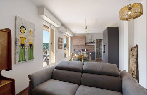 Arona Apartment | Lake View Apartment 'La Casa del Riccio' with Terrace & Wi-Fi