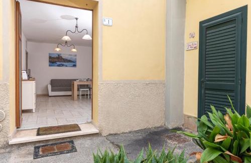 Follonica Apartment | Oceanfront Apartment La Casetta dei Pescatori Awaits You