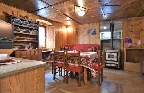Fraccia Apartment | Pet-Friendly Retreat at Apartment La Casetta di Biorca
