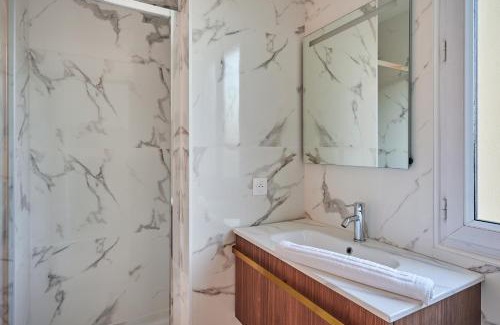 Puteaux Apartment | Kid-Friendly Apartment La Défense with Top Guest Ratings