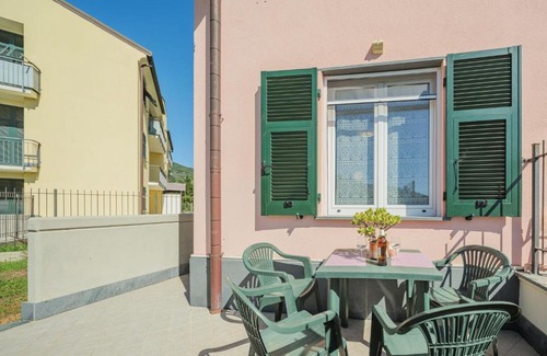 Sestri Levante Apartment | Pet & Child Friendly: Apartment La Gerbera by Interhome