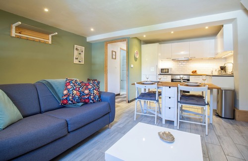 Le Biot Apartment | Cozy Apartment la Moille: 2-Bed Retreat Near Morzine