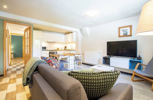 Le Biot Apartment | Cozy Apartment la Moille: 2-Bed Retreat Near Morzine