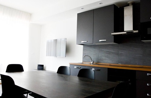 Alassio Apartment | Apartment 'La Pergola Blu' with Sea View, Wi-Fi and Air Conditioning