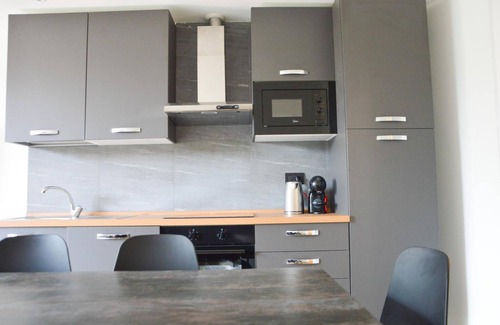 Alassio Apartment | Apartment 'La Pergola Blu' with Sea View, Wi-Fi and Air Conditioning