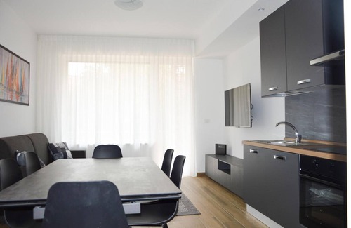 Alassio Apartment | Apartment 'La Pergola Blu' with Sea View, Wi-Fi and Air Conditioning