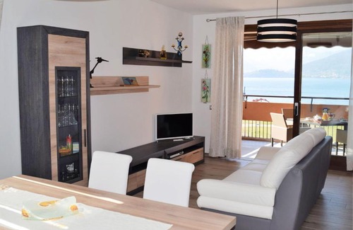 Laveno Apartment | Oceanview Apartment La Perla di Laveno - Guest Rated 9/10