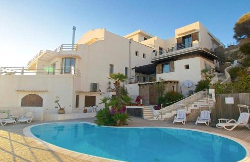 Plemmirio Apartment | Discover Comfort at Apartment La Rosa-3 with Ocean Views