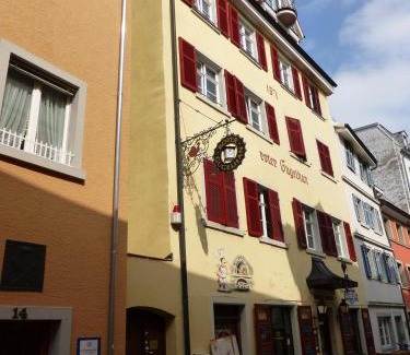 Altstadt Apartment | Beachfront Apartment La Rosa in Konstanz - Rated 9.5/10